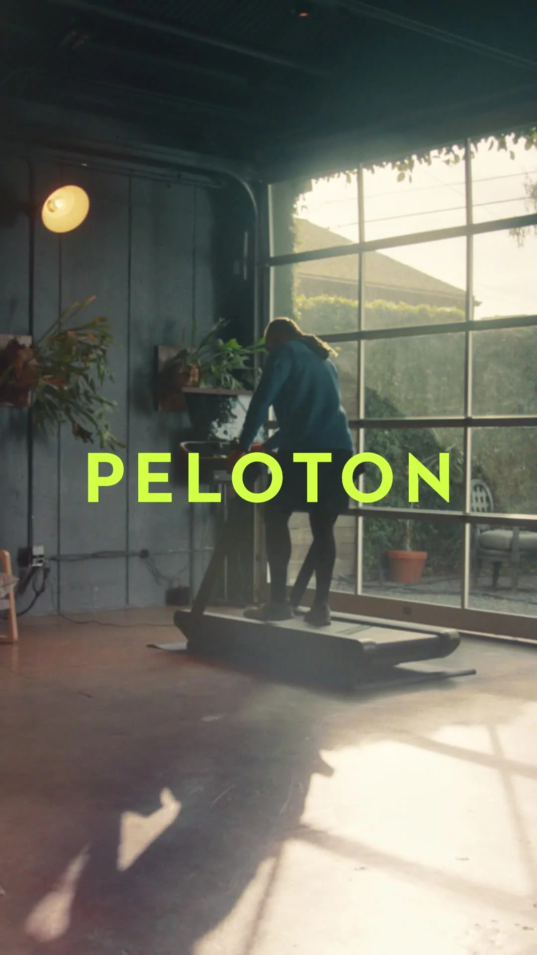 Anúncio em vídeo da Peloton no formato Lifestyle / Aspiracional e Vídeo Curto