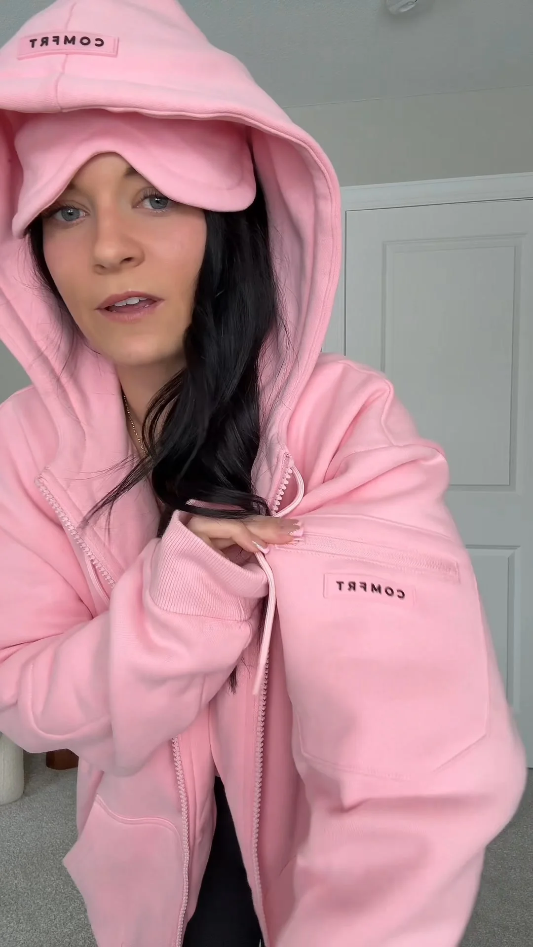 Anúncio em vídeo da COMFRT no formato Demonstração de Produto e Relatable Text-on-Screen