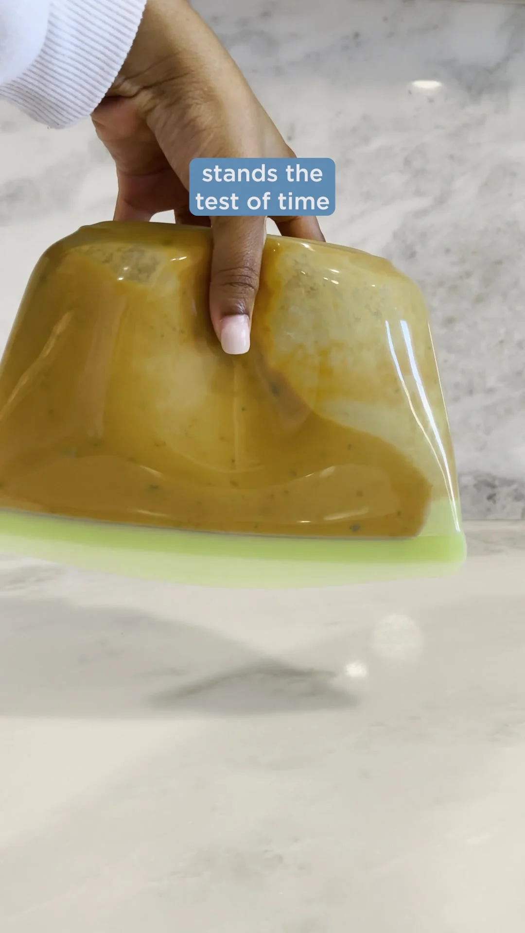 Anúncio em vídeo da Stasher no formato Depoimentos e Reviews e Demonstração de Produto