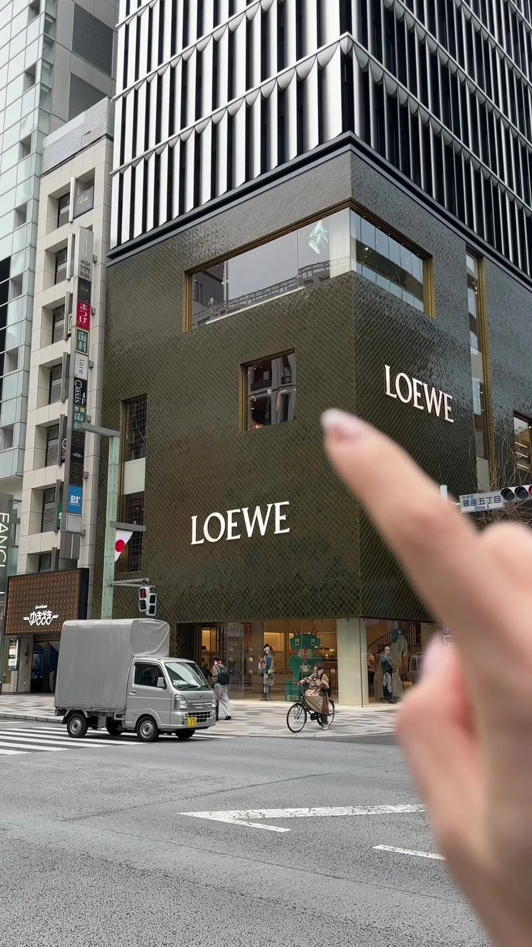 Anúncio em vídeo da Loewe no formato ASMR e Demonstração de Produto