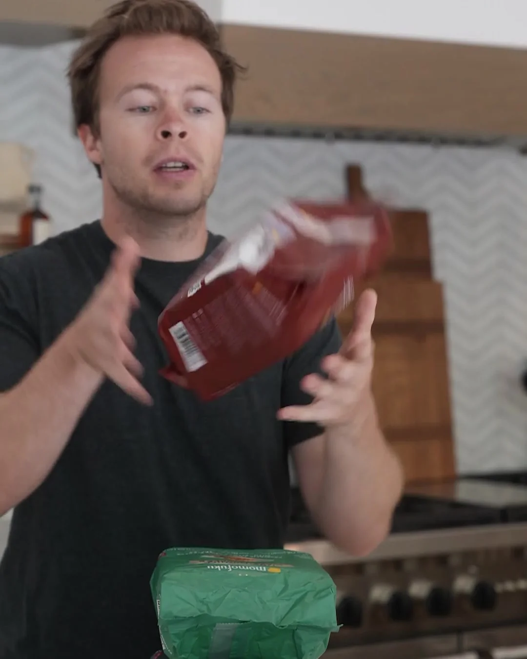 Anúncio em vídeo da Momofuku no formato Depoimentos e Reviews