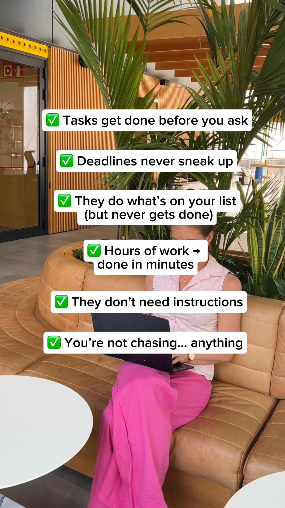 Anúncio em vídeo da AI Employee Solutions no formato B-Roll e Listicle