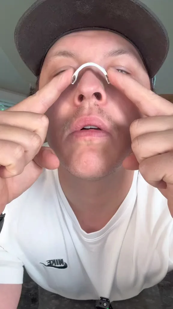Anúncio em vídeo da Intake Breathing no formato Demonstração de Produto e Talking Head