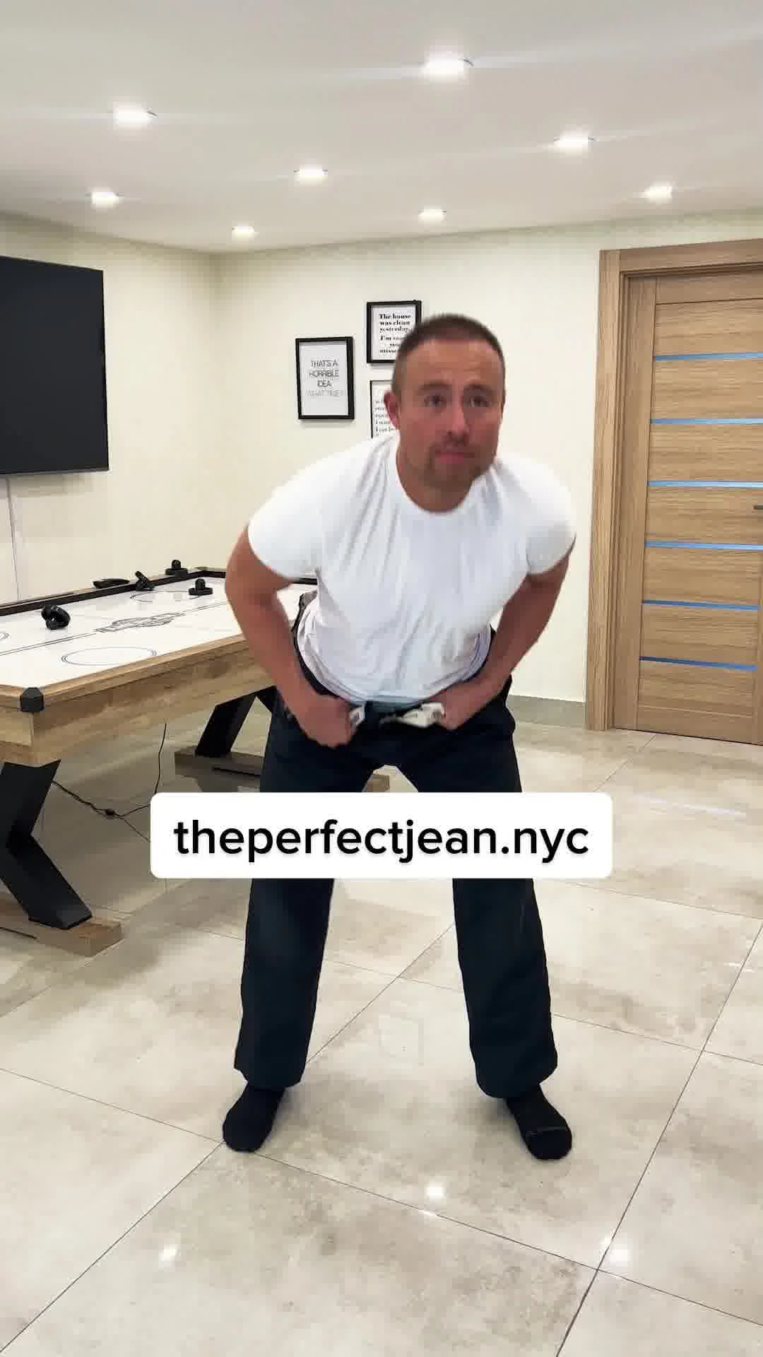 Anúncio em vídeo da The Perfect Jean NYC no formato Demonstração de Produto e Stories Natural